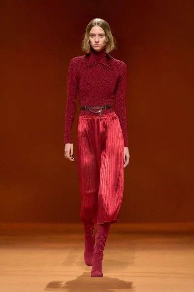 Look 4